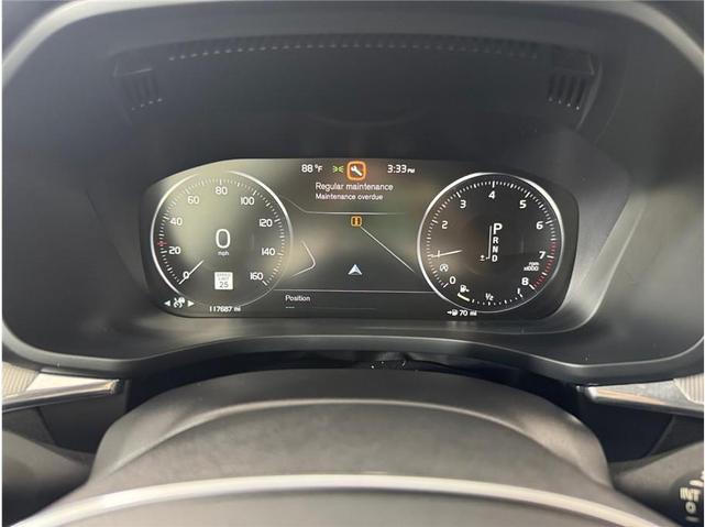 Photo of 2018 Crystal White Metallic Volvo XC60
