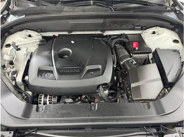 Photo of 2018 Crystal White Metallic Volvo XC60