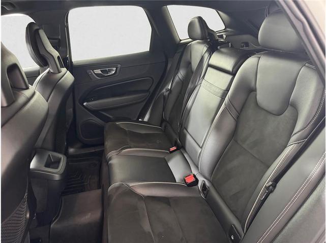 Photo of 2018 Crystal White Metallic Volvo XC60