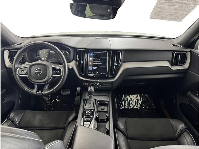 Photo of 2018 Crystal White Metallic Volvo XC60