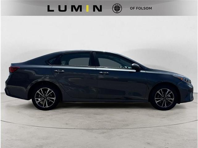 Photo of 2024 Gravity Gray Kia Forte
