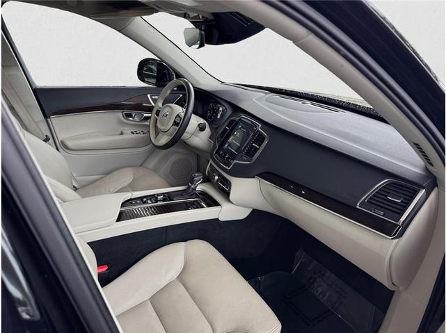 Photo of 2019 Onyx Black Metallic Volvo XC90