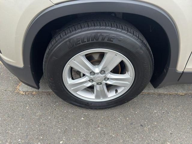 Photo of 2016 Champagne Silver Metallic Chevrolet Trax
