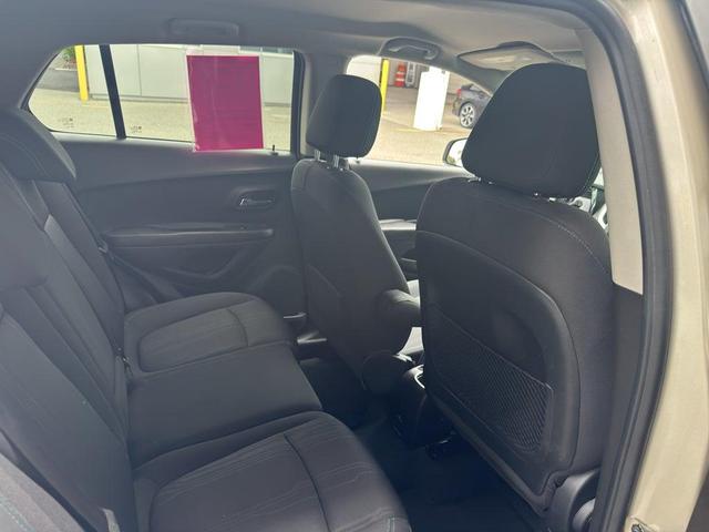 Photo of 2016 Champagne Silver Metallic Chevrolet Trax
