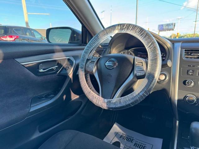 Photo of 2013 Super Black Nissan Altima