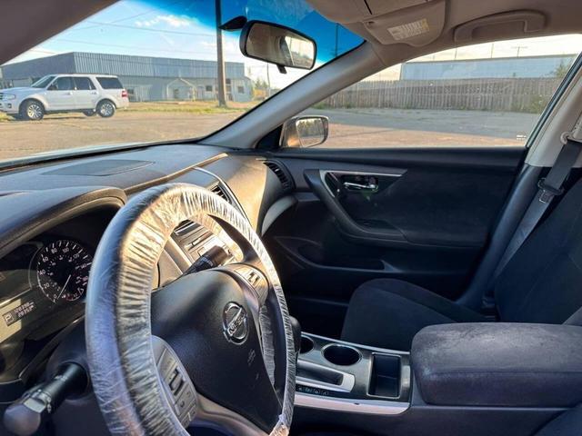 Photo of 2013 Super Black Nissan Altima