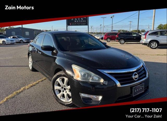 Photo of 2013 Super Black Nissan Altima
