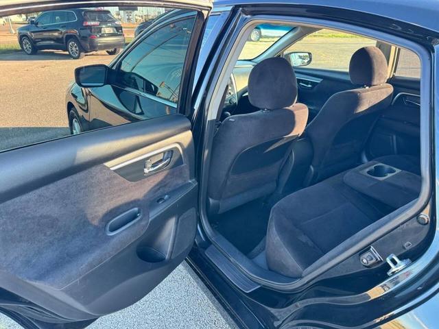 Photo of 2013 Super Black Nissan Altima