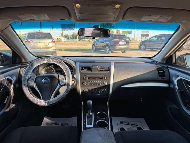 Photo of 2013 Super Black Nissan Altima
