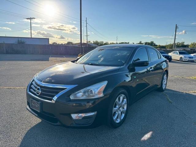 Photo of 2013 Super Black Nissan Altima