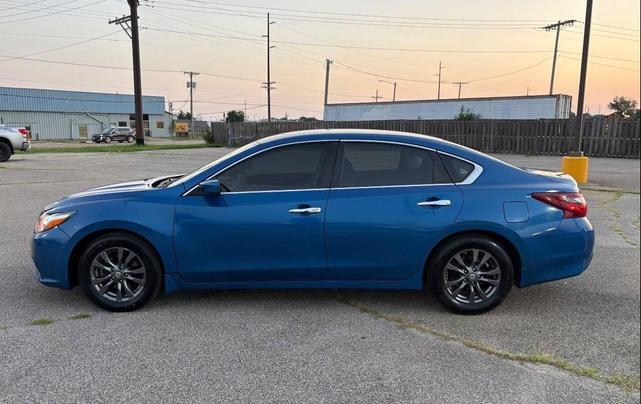Photo of 2018 Storm Blue Nissan Altima