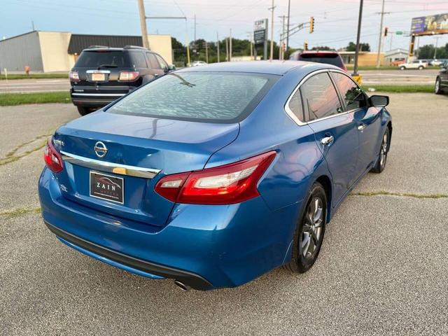 Photo of 2018 Storm Blue Nissan Altima
