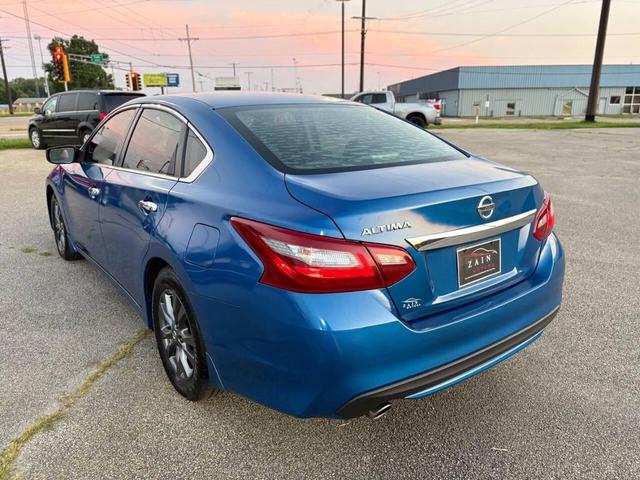 Photo of 2018 Storm Blue Nissan Altima
