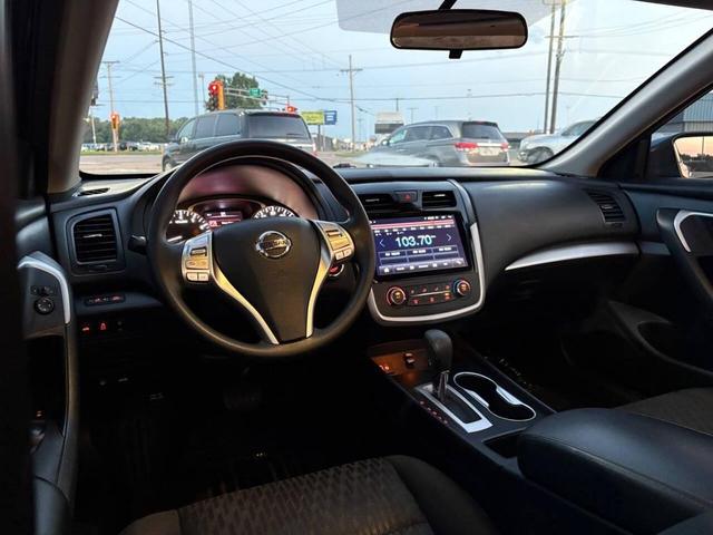 Photo of 2018 Storm Blue Nissan Altima