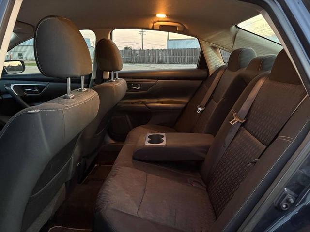 Photo of 2018 Storm Blue Nissan Altima