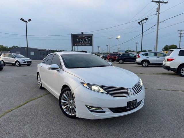 Photo of 2015 White Platinum Metallic Tri-Coat Lincoln MKZ