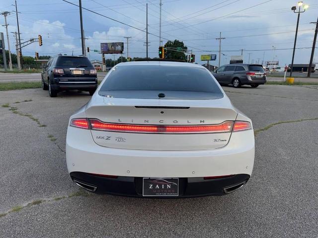 Photo of 2015 White Platinum Metallic Tri-Coat Lincoln MKZ