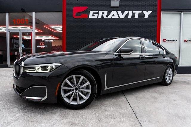 2022 BMW 740