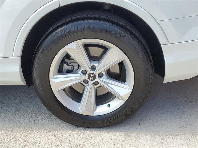 Photo of 2021 Carrara White Audi Q7