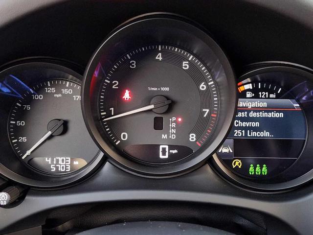 Photo of 2022 Black Porsche Macan