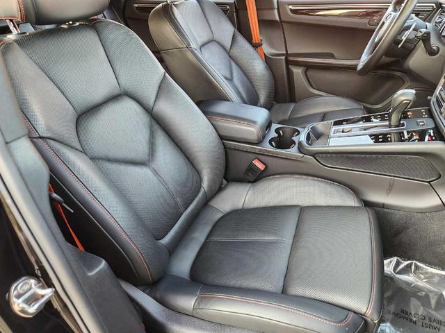 Photo of 2022 Black Porsche Macan