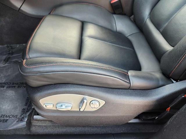 Photo of 2022 Black Porsche Macan