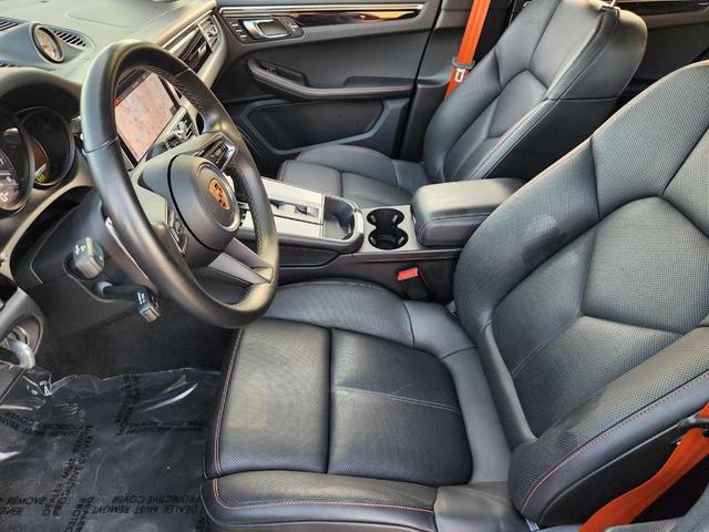 Photo of 2022 Black Porsche Macan