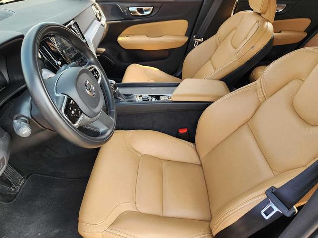 Photo of 2020 Onyx Black Metallic Volvo V60 Cross Country