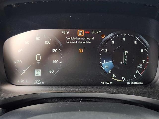 Photo of 2020 Onyx Black Metallic Volvo V60 Cross Country