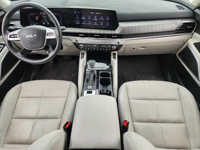 Photo of 2023 Glacial White Pearl Kia Telluride