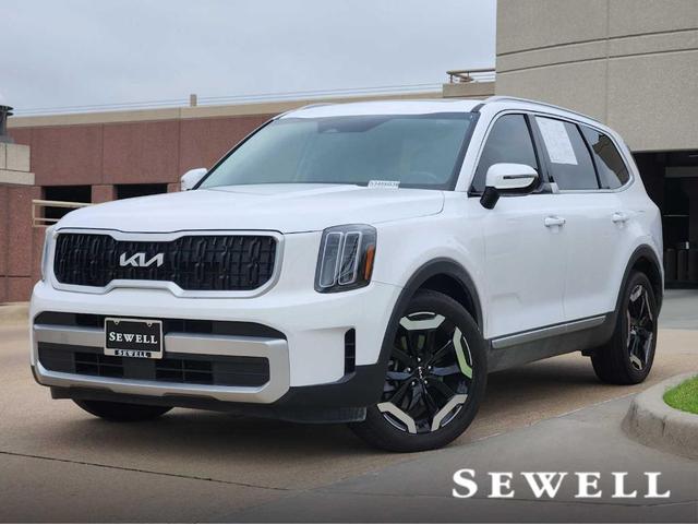 Photo of 2023 Glacial White Pearl Kia Telluride