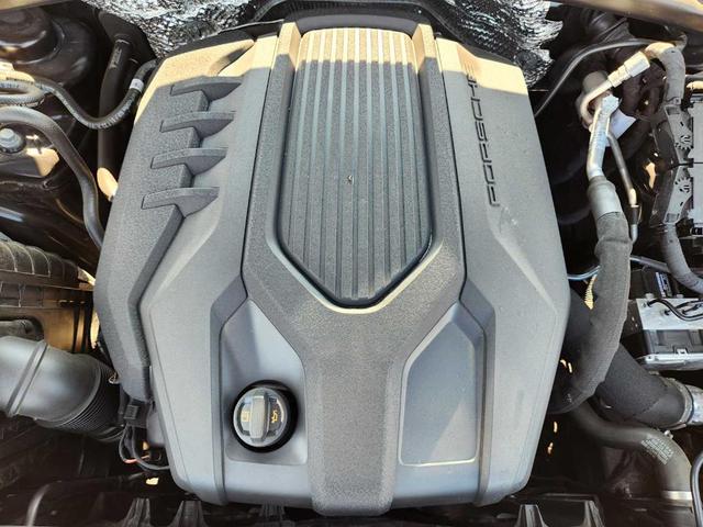 Photo of 2023 Jet Black Metallic Porsche Macan