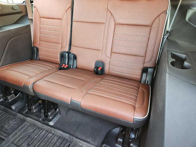 Photo of 2023 White Frost Tri-Coat GMC Yukon