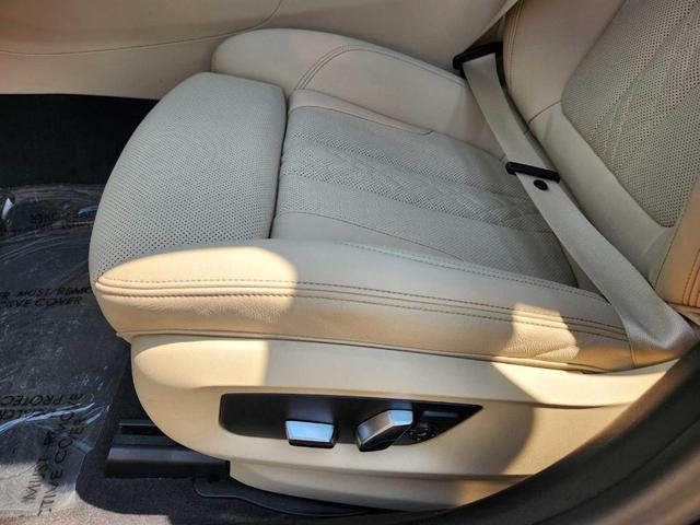 Photo of 2023 Phytonic Blue Metallic BMW 530e