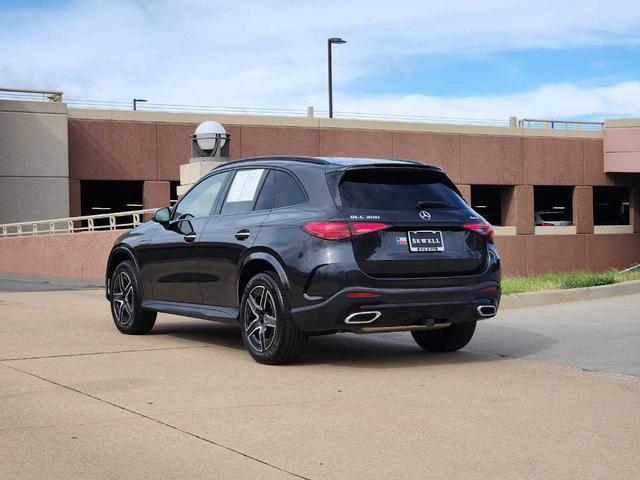 Photo of 2025 Graphite Gray Metallic Mercedes-Benz GLC 300