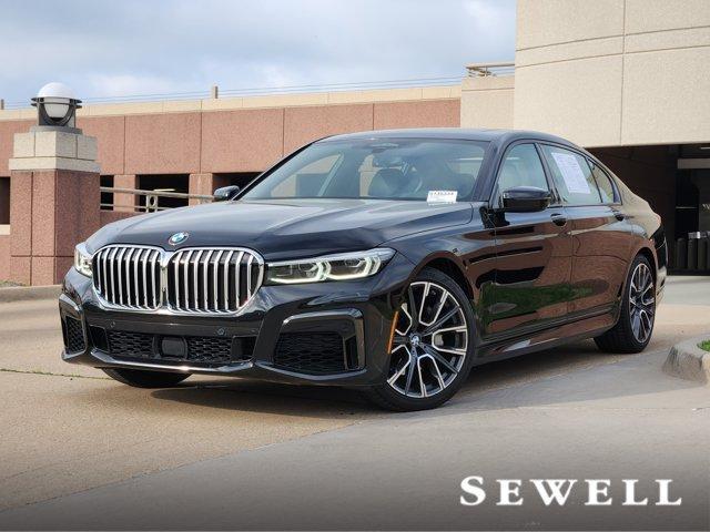 2022 BMW 740