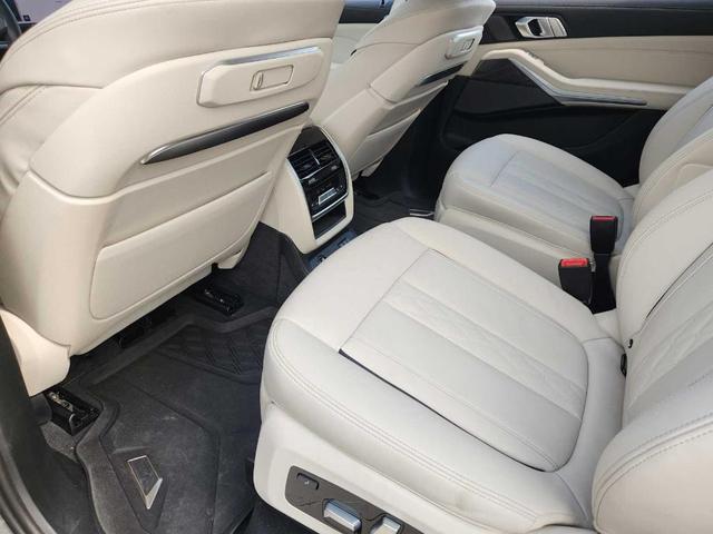 Photo of 2024 Gray Metallic BMW X7
