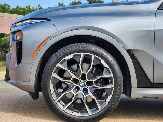 Photo of 2024 Gray Metallic BMW X7