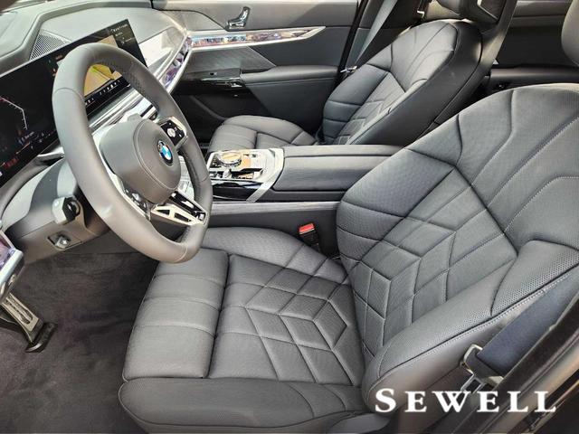 Photo of 2025 Black Sapphire Metallic BMW 740