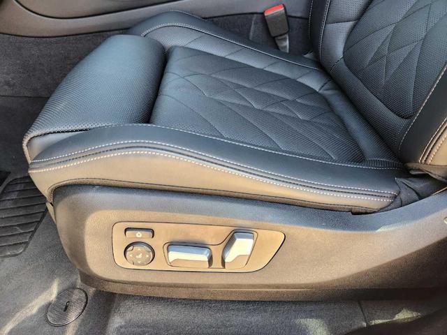 Photo of 2025 Black Sapphire Metallic BMW X5