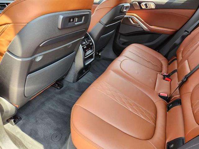 Photo of 2023 Flamenco Red Metallic BMW X6