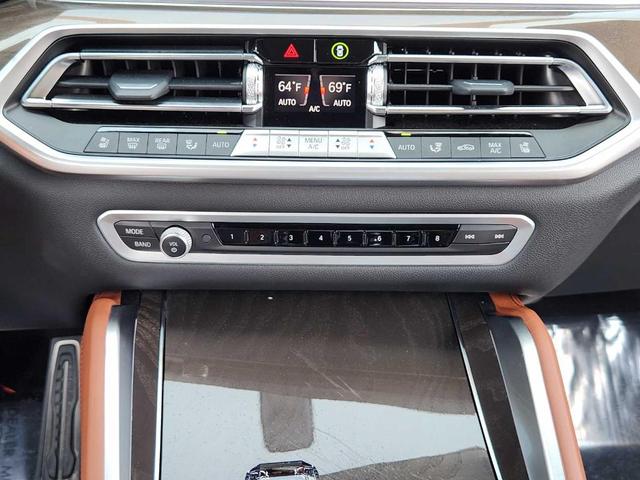 Photo of 2023 Flamenco Red Metallic BMW X6