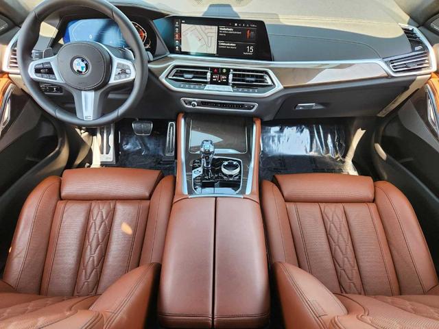 Photo of 2023 Flamenco Red Metallic BMW X6