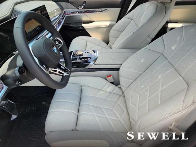 Photo of 2025 Black Sapphire Metallic BMW 760