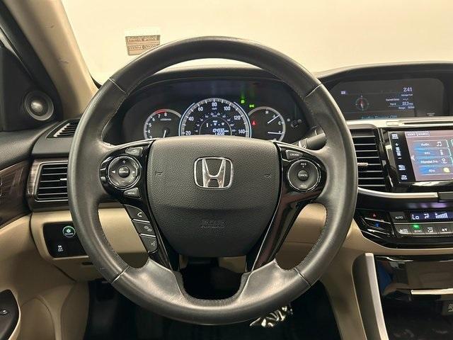 Photo of 2016 White Orchid Pearl Honda Accord