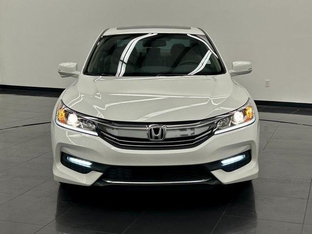 Photo of 2016 White Orchid Pearl Honda Accord