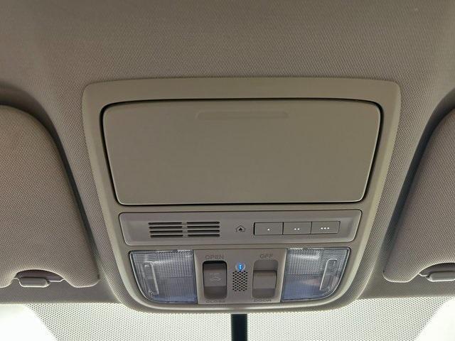 Photo of 2016 White Orchid Pearl Honda Accord