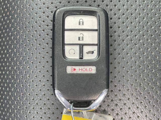 Photo of 2023 Sonic Gray Pearl Honda Passport