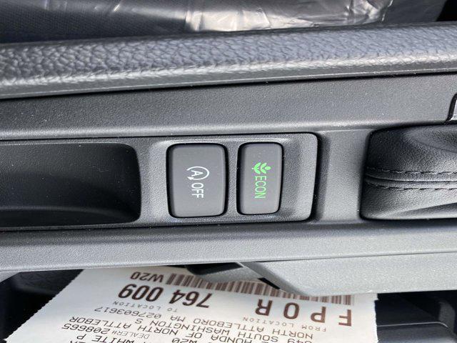 Photo of 2025 Platinum White Pearl Honda Accord