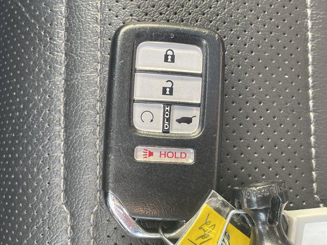 Photo of 2021 Platinum White Pearl Honda CR-V